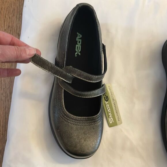 APEX WOMENS MARY JANE STYLE PEWTER SHOES.   NEW WITH TAGS - Picture 5 of 13